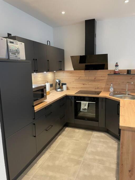 Gemuetliche, Topp Ausgestattete Ferienwohnung Bann Exterior photo